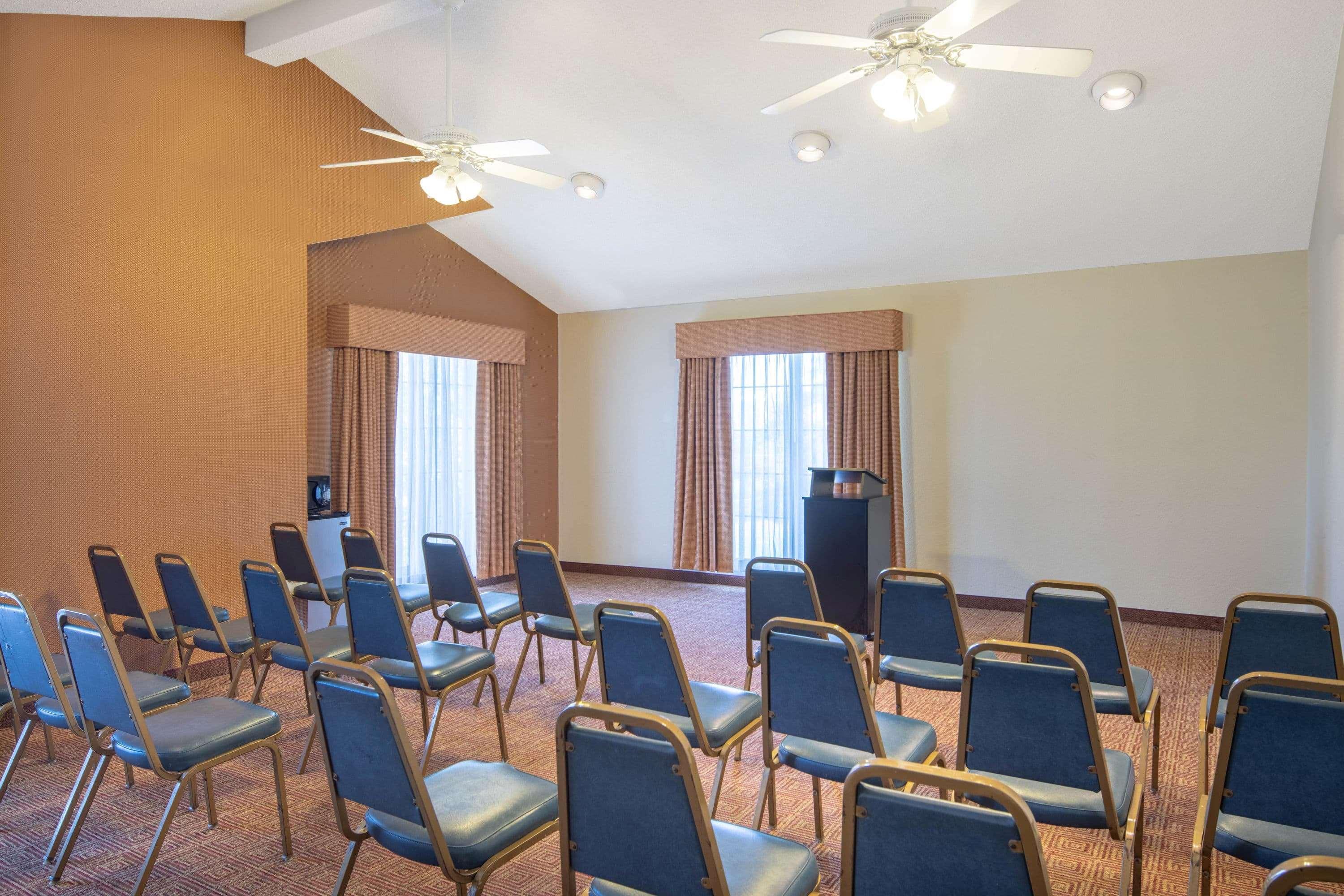 Budget Inn & Suite Atlanta Marietta Stadium מראה חיצוני תמונה