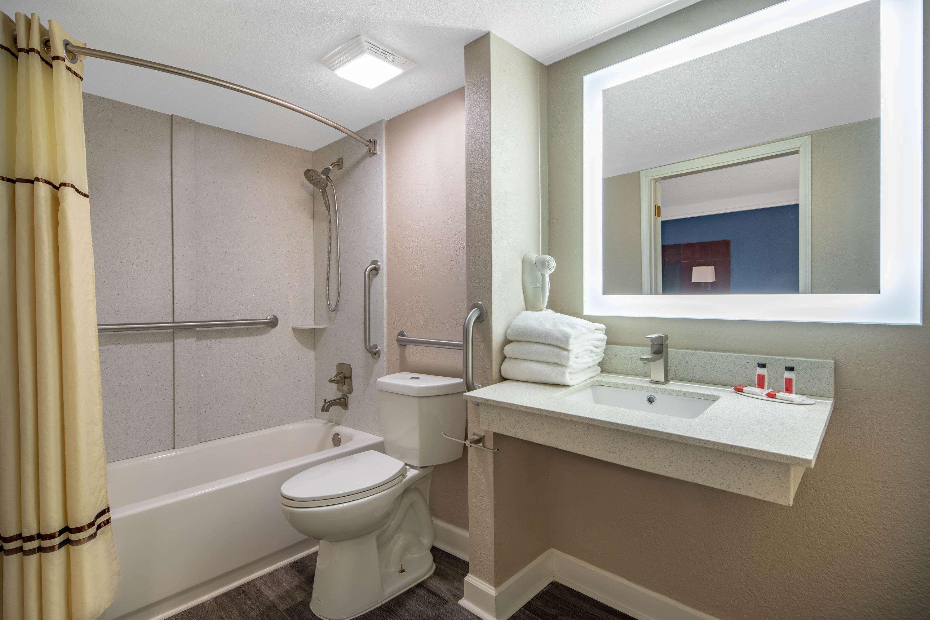 Budget Inn & Suite Atlanta Marietta Stadium מראה חיצוני תמונה
