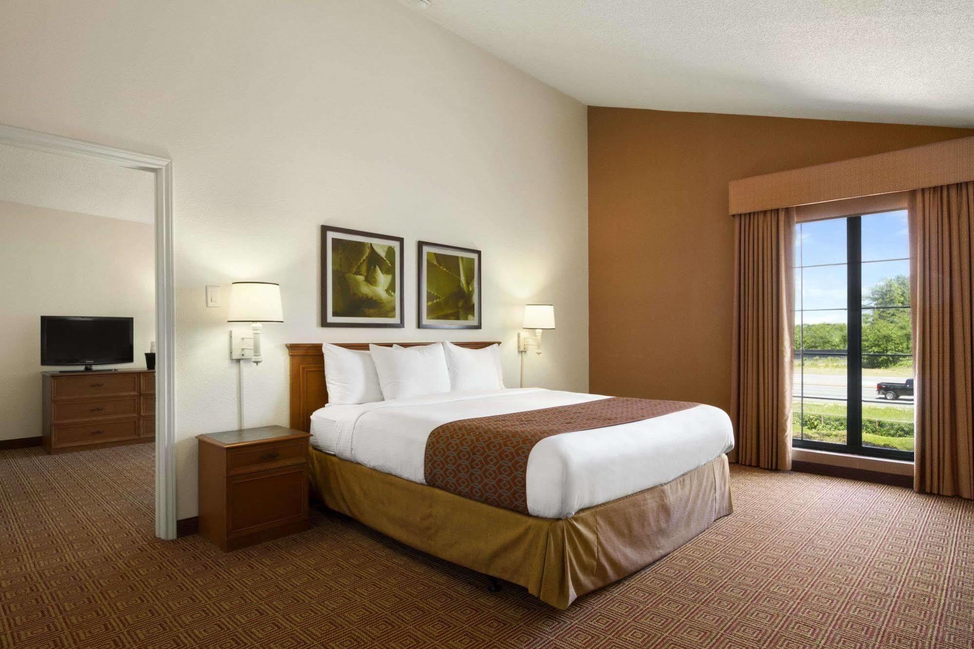 Budget Inn & Suite Atlanta Marietta Stadium מראה חיצוני תמונה