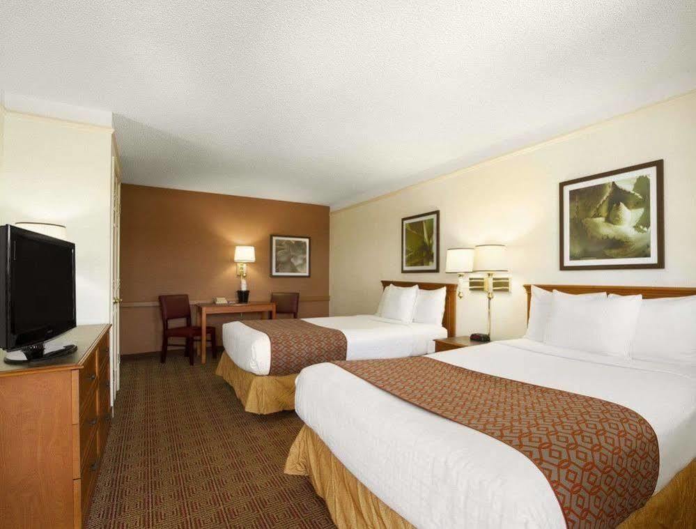 Budget Inn & Suite Atlanta Marietta Stadium מראה חיצוני תמונה